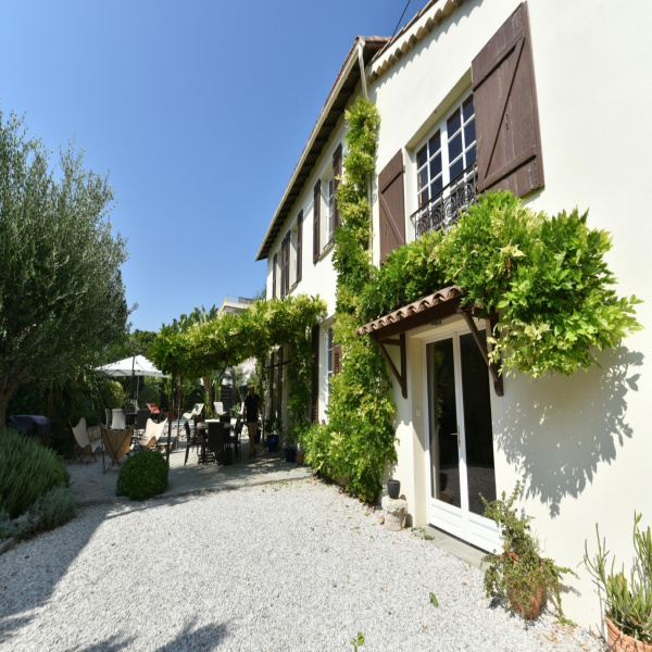 Offres de location Villa Saint-Laurent-du-Var 06700